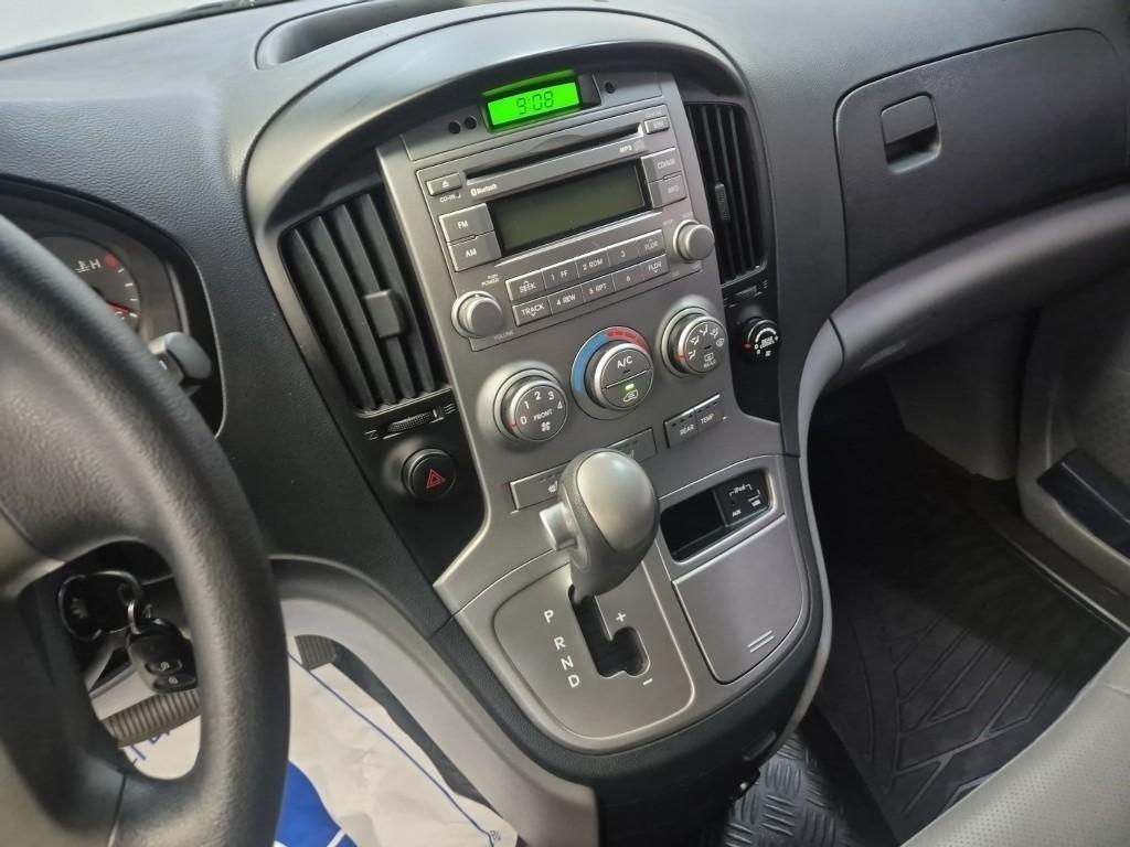 HYUNDAI Starex - Vista 10
