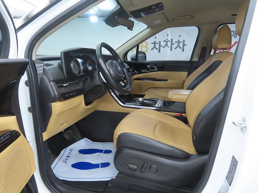 KIA Carnival - Vista 5