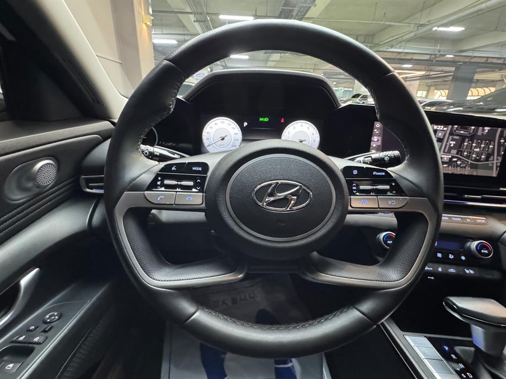 HYUNDAI Avante - Vista 12