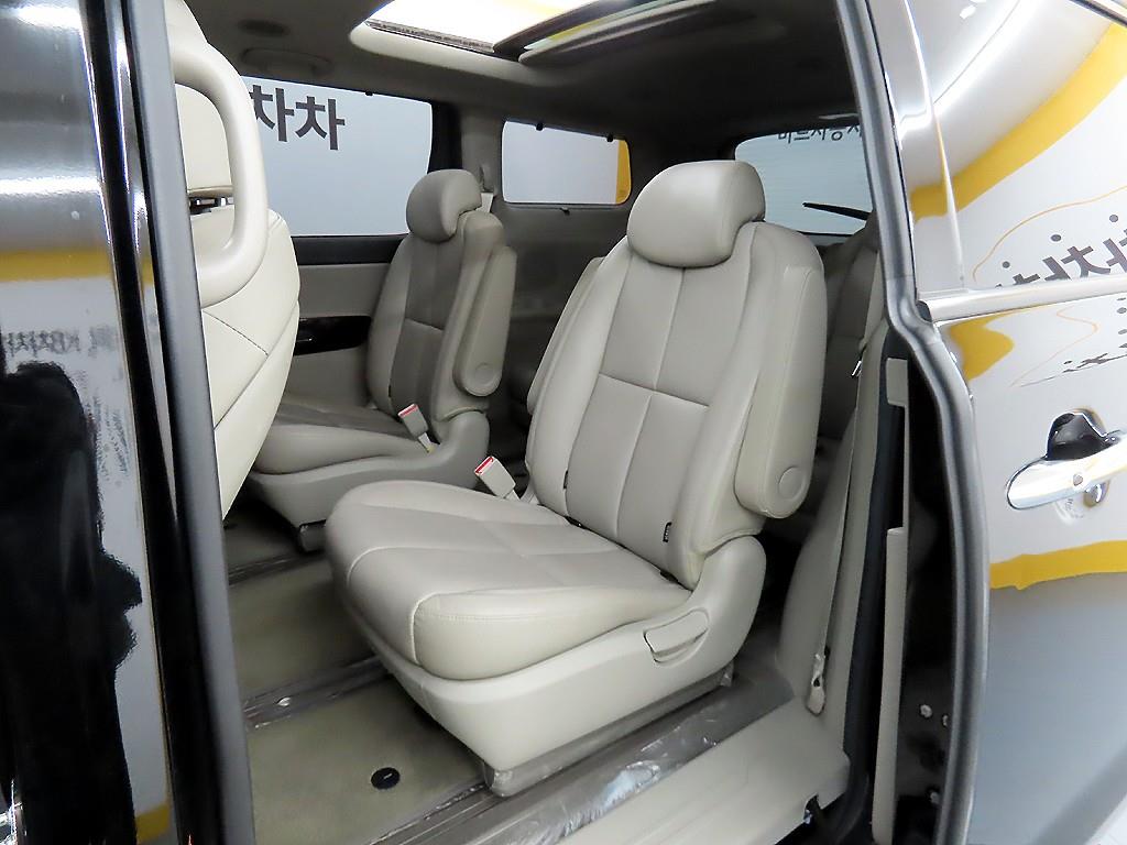 KIA Carnival - Vista 6