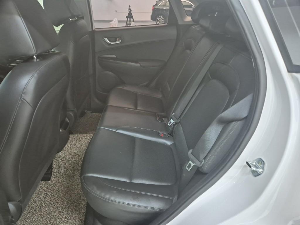 HYUNDAI Kona - Vista 12