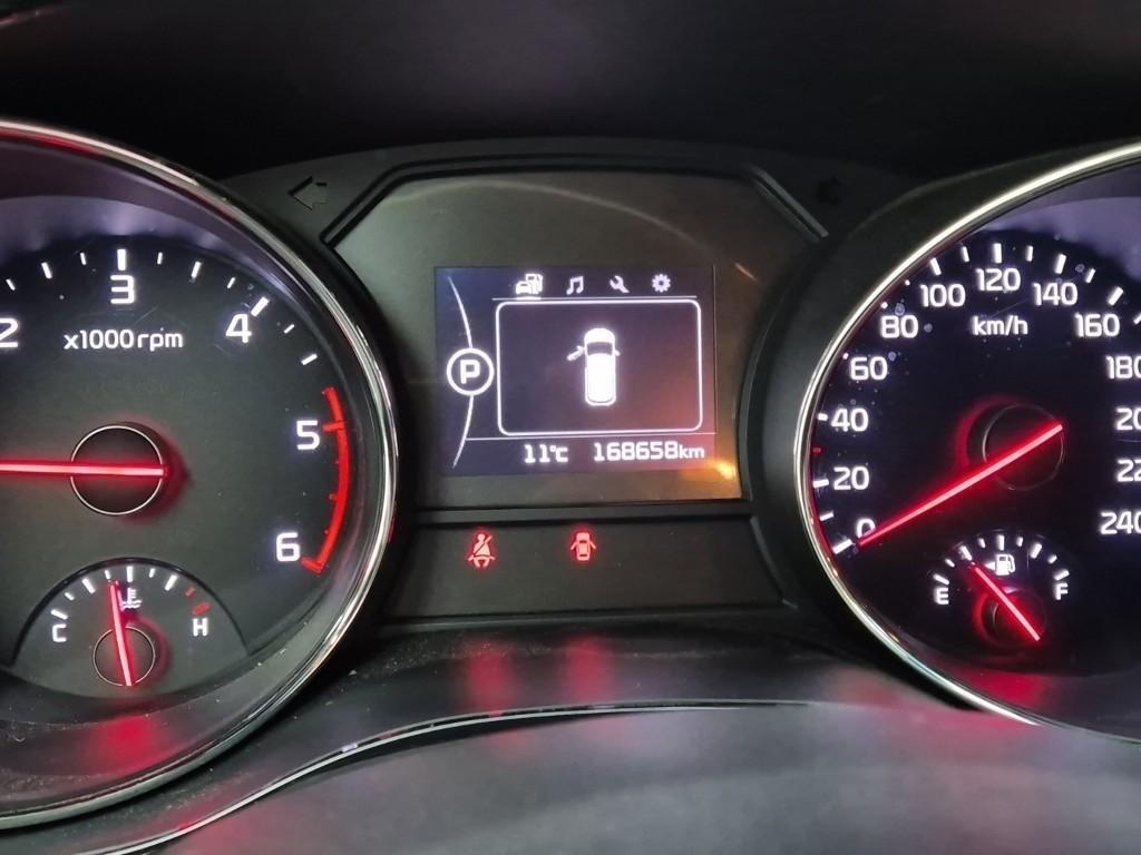 KIA Carnival - Vista 6