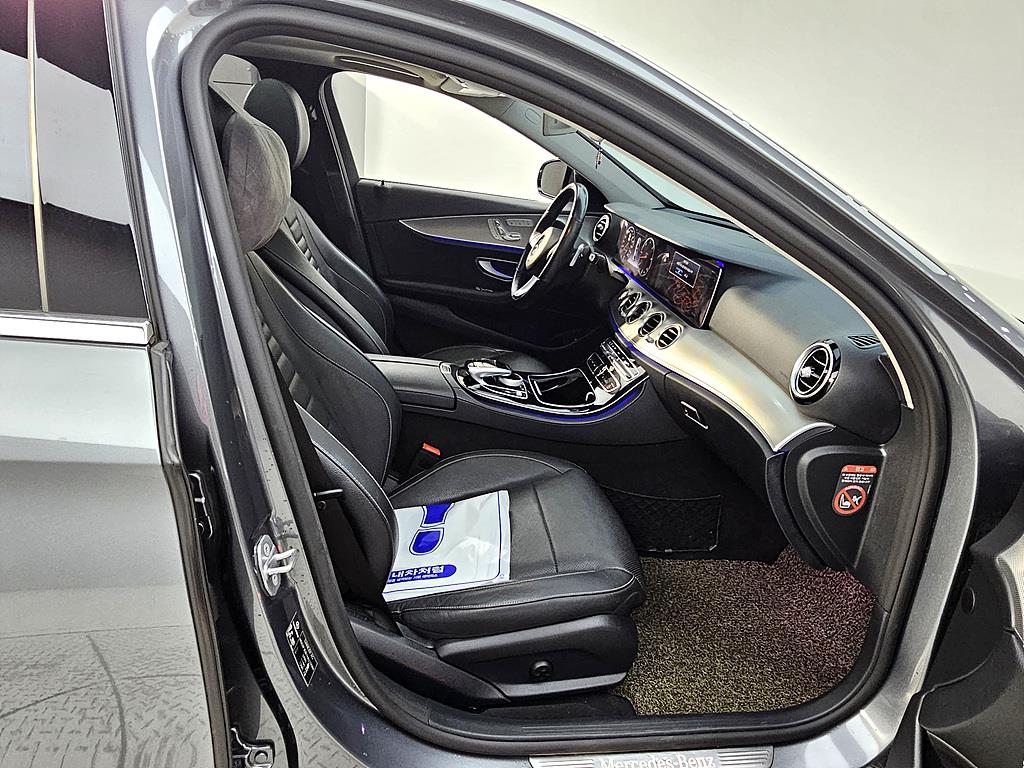 Mercedes Benz E class - Vista 11