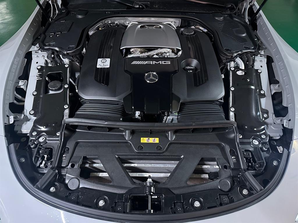 Mercedes Benz AMG GT - Vista 8