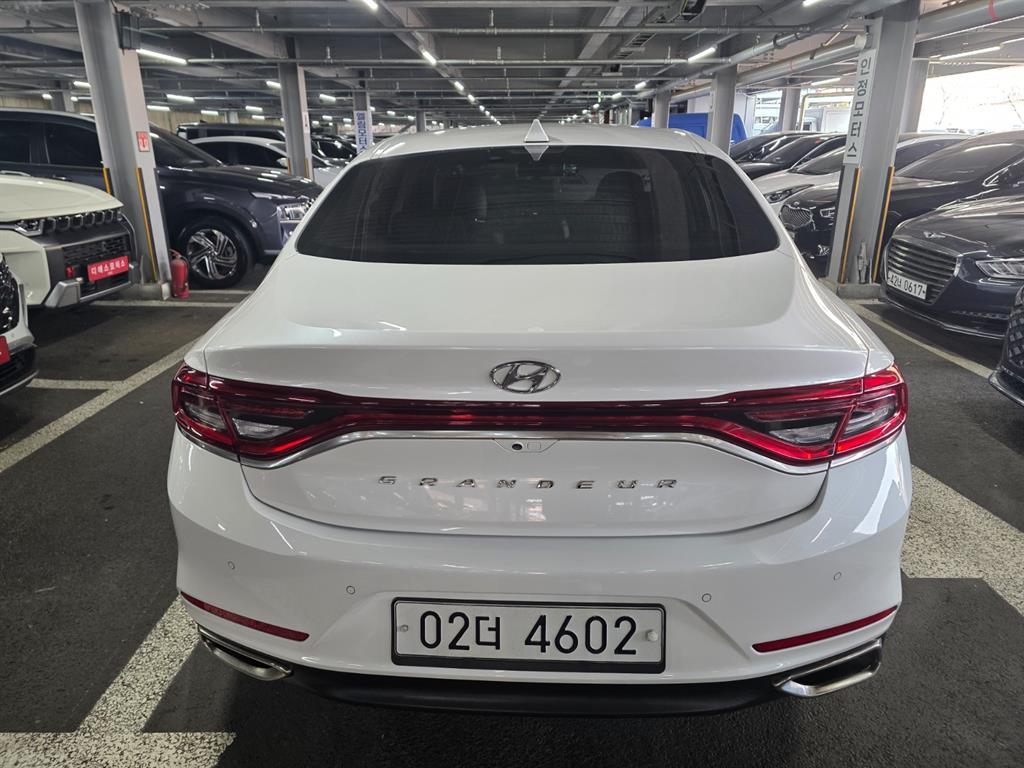 HYUNDAI Grandeur - Vista 3