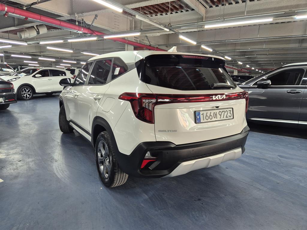 KIA Seltos - Vista 4