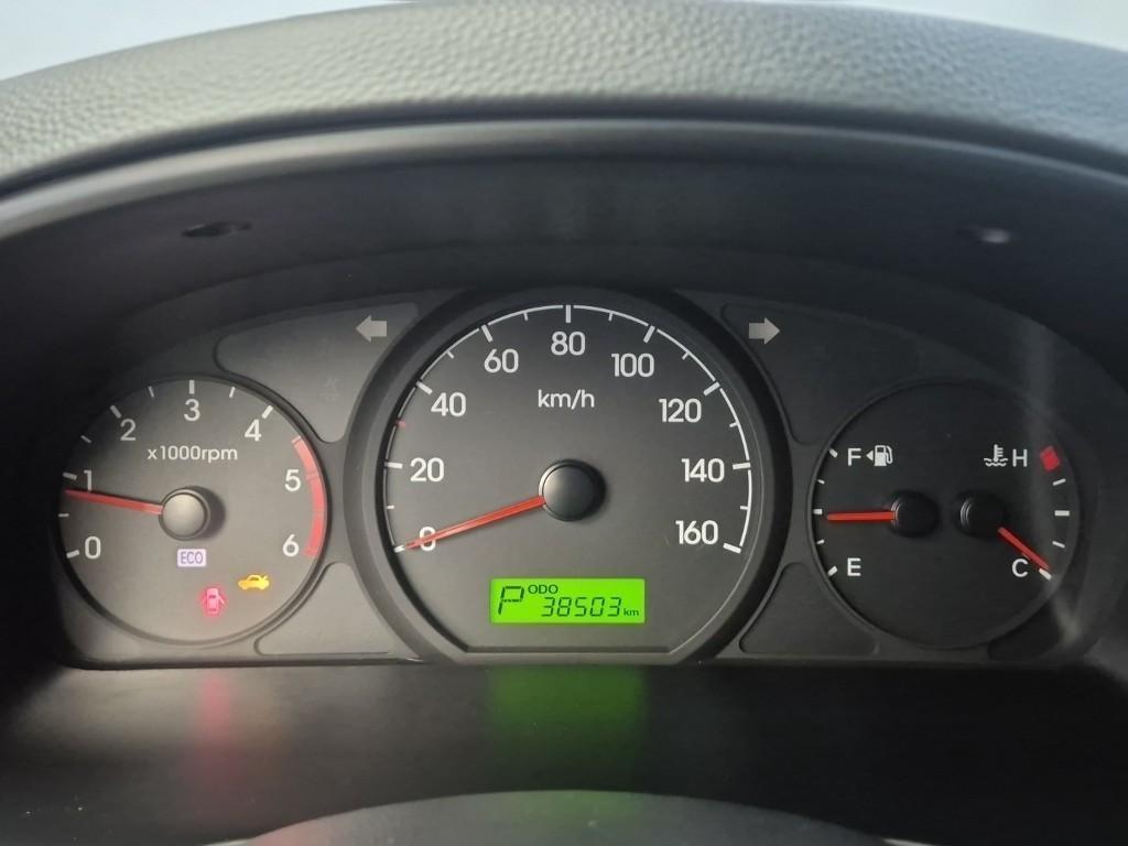 HYUNDAI Starex - Vista 6