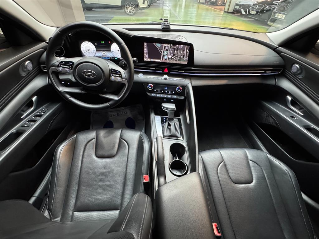 HYUNDAI Avante - Vista 7