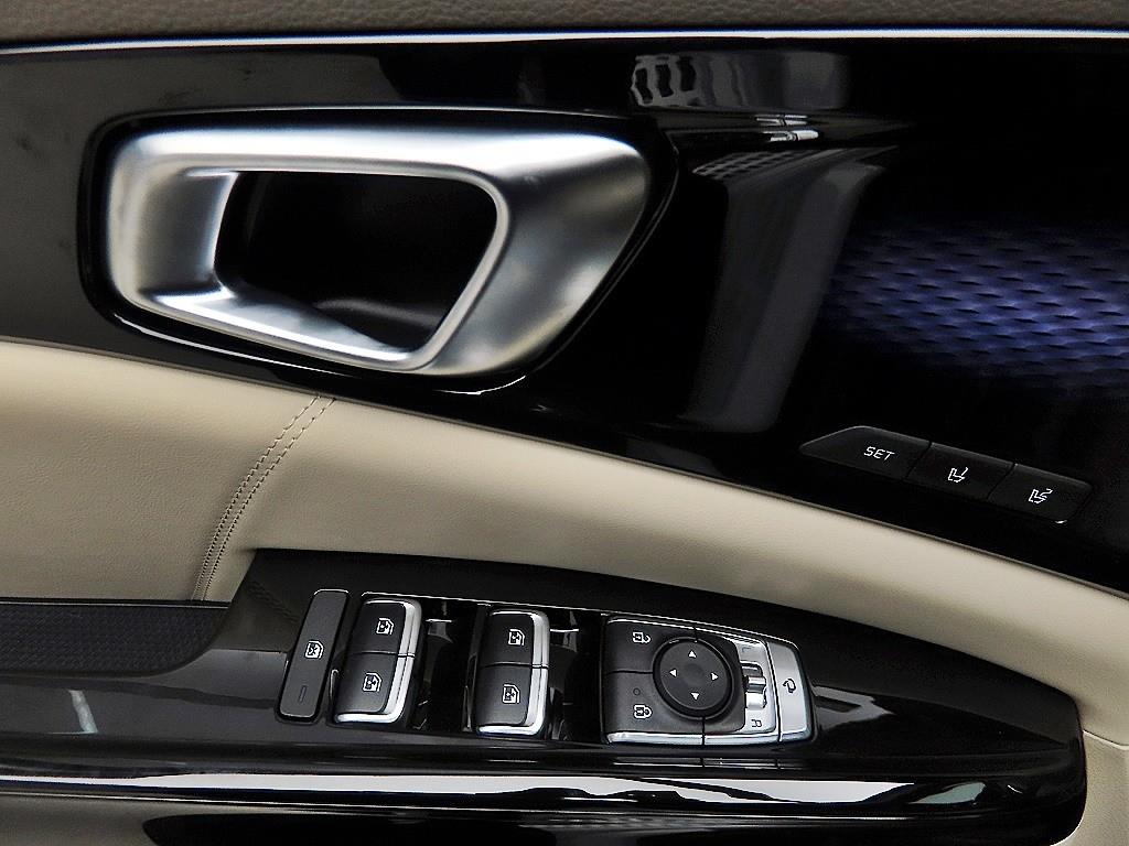 KIA Carnival - Vista 11