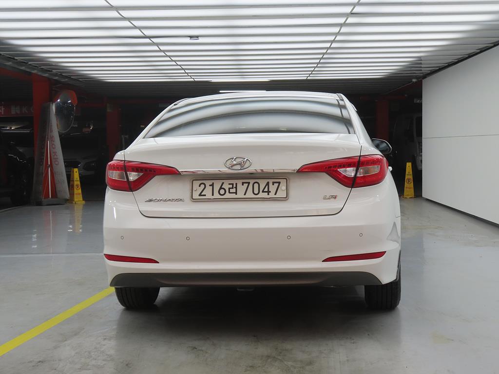 HYUNDAI Sonata - Vista 3