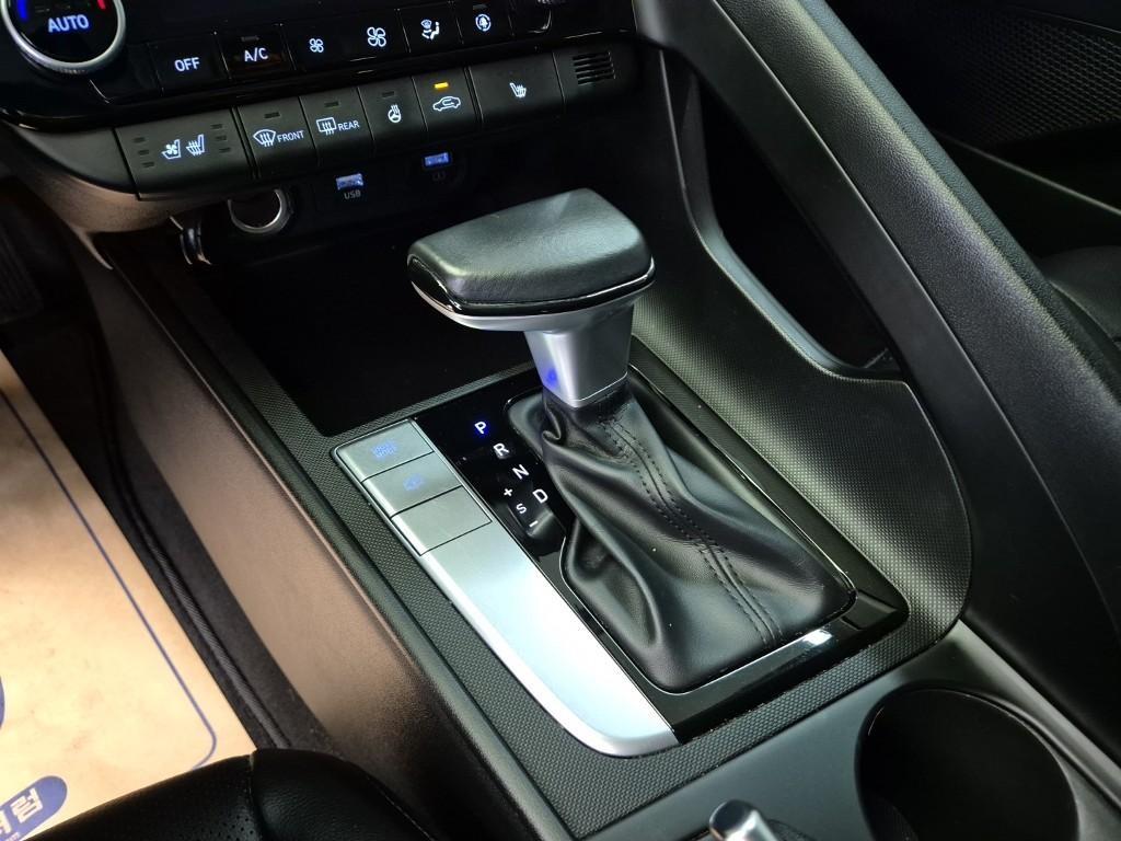 HYUNDAI Avante - Vista 8