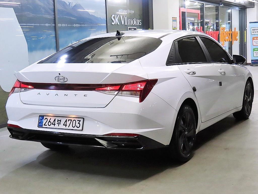 HYUNDAI Avante - Vista 4