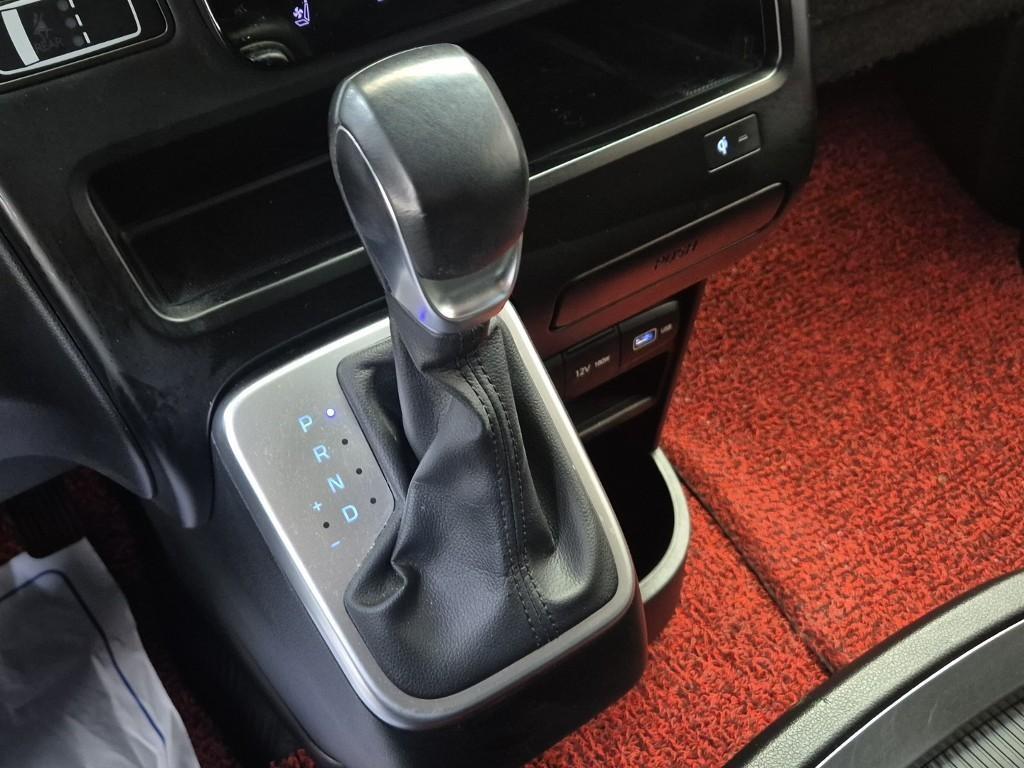 HYUNDAI Staria - Vista 8