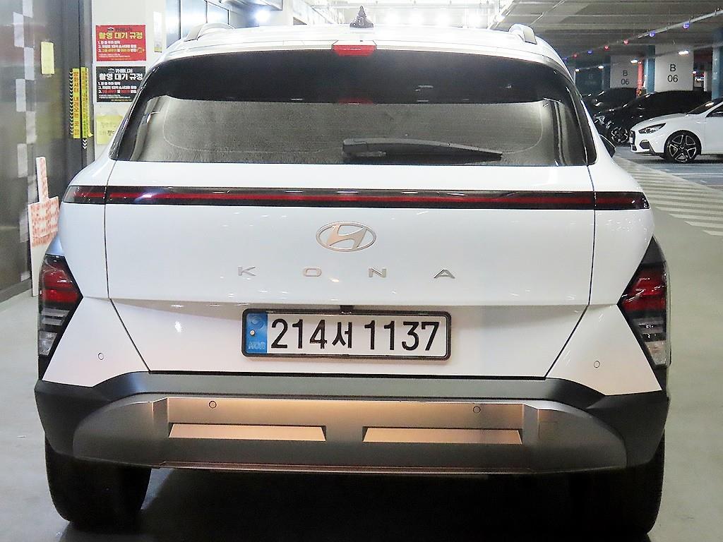 HYUNDAI Kona - Vista 5