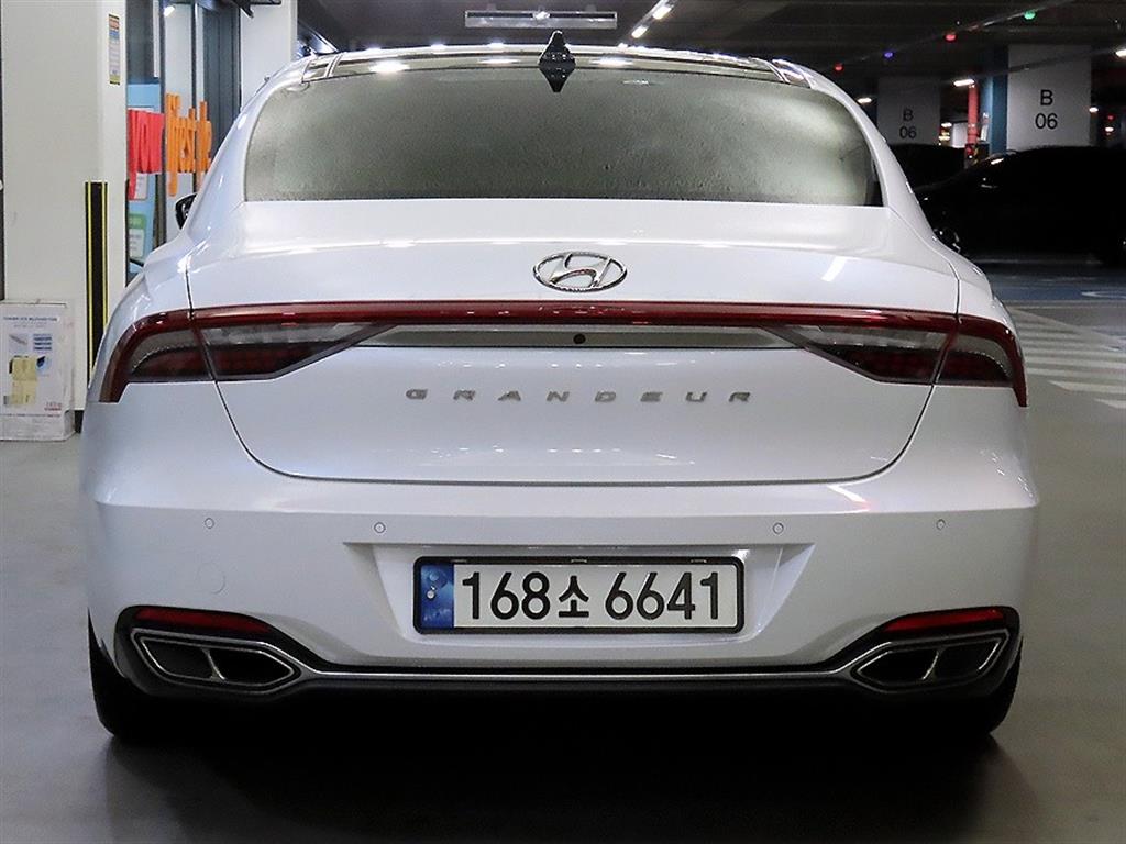 HYUNDAI Grandeur - Vista 5