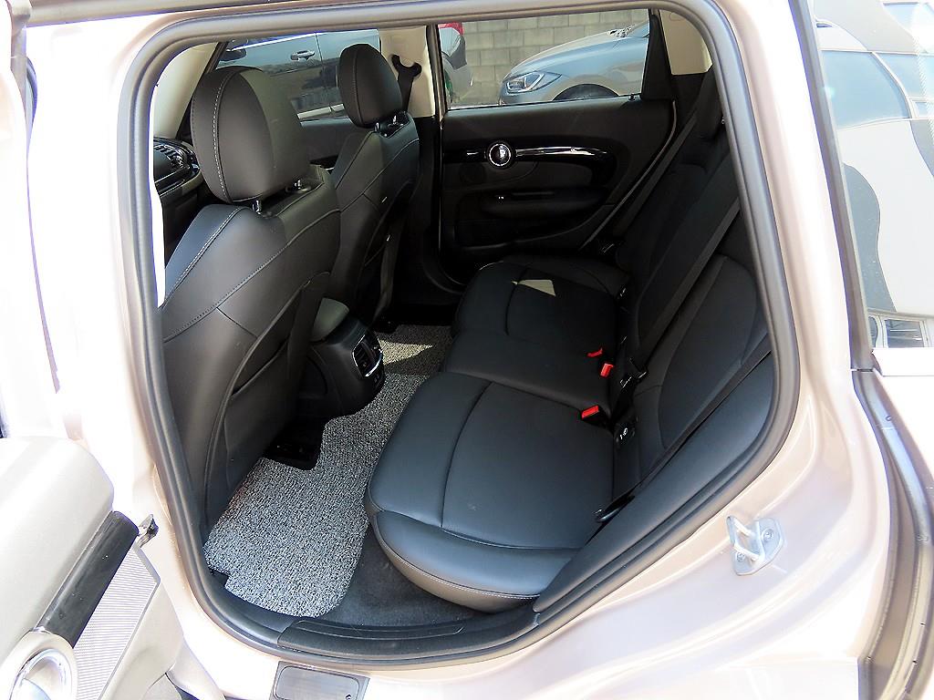 Mini Clubman - Vista 6