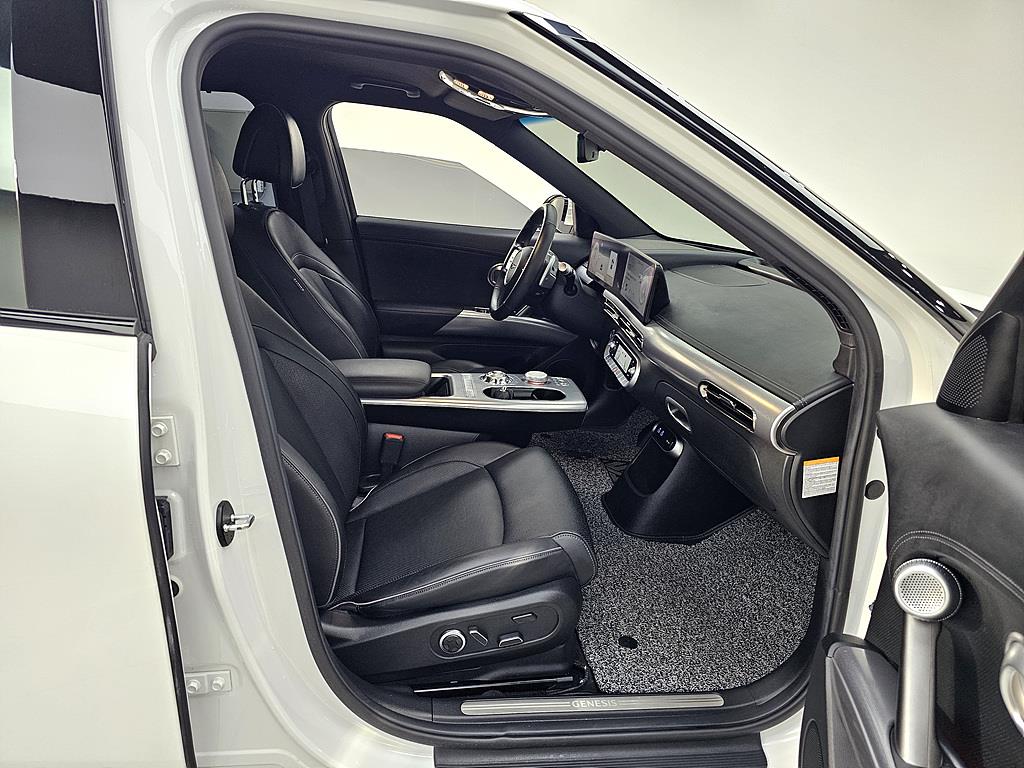 Genesis GV60 - Vista 11