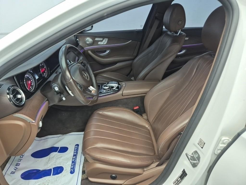 Mercedes Benz E class - Vista 11