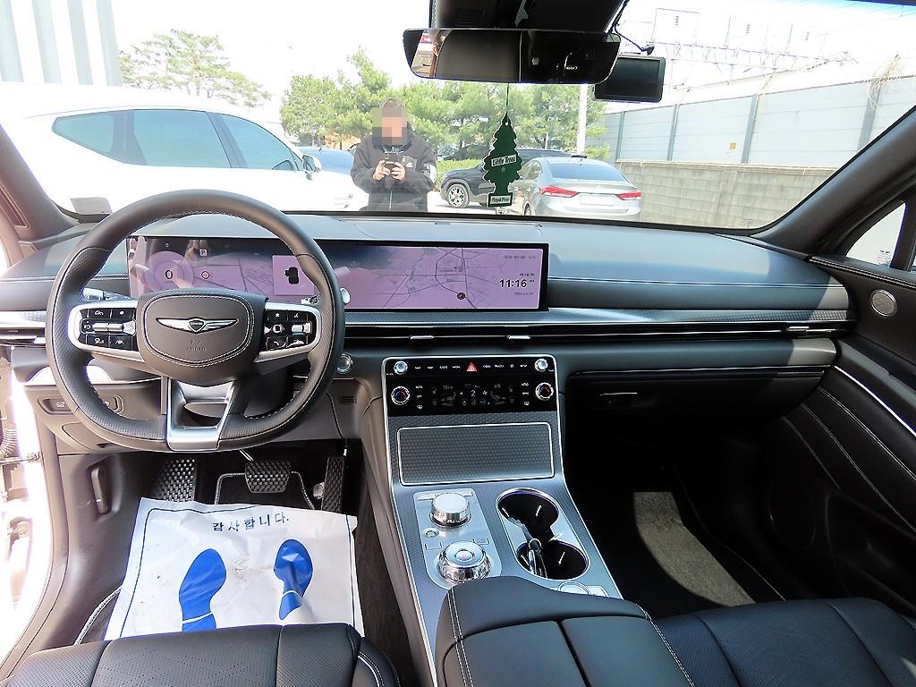 Genesis GV80 - Vista 7