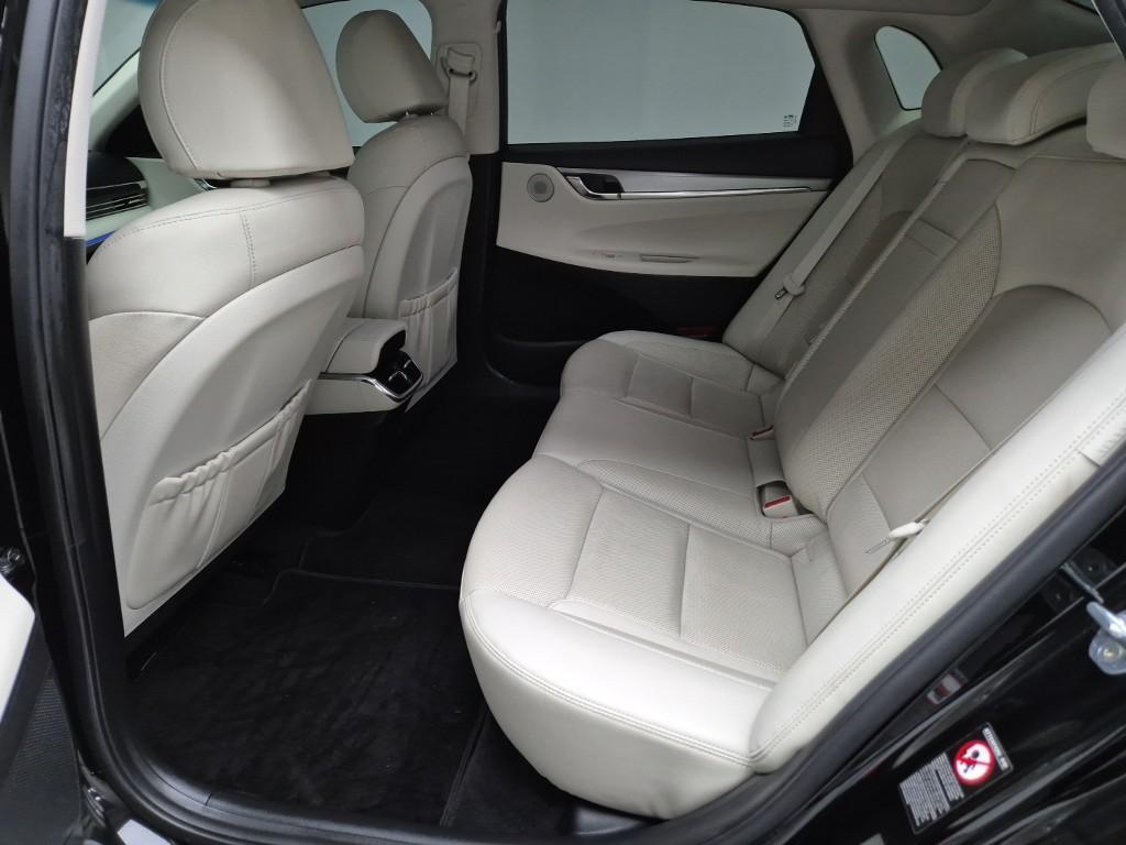 HYUNDAI Grandeur - Vista 12