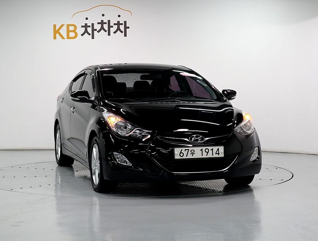 HYUNDAI Avante - Vista 2