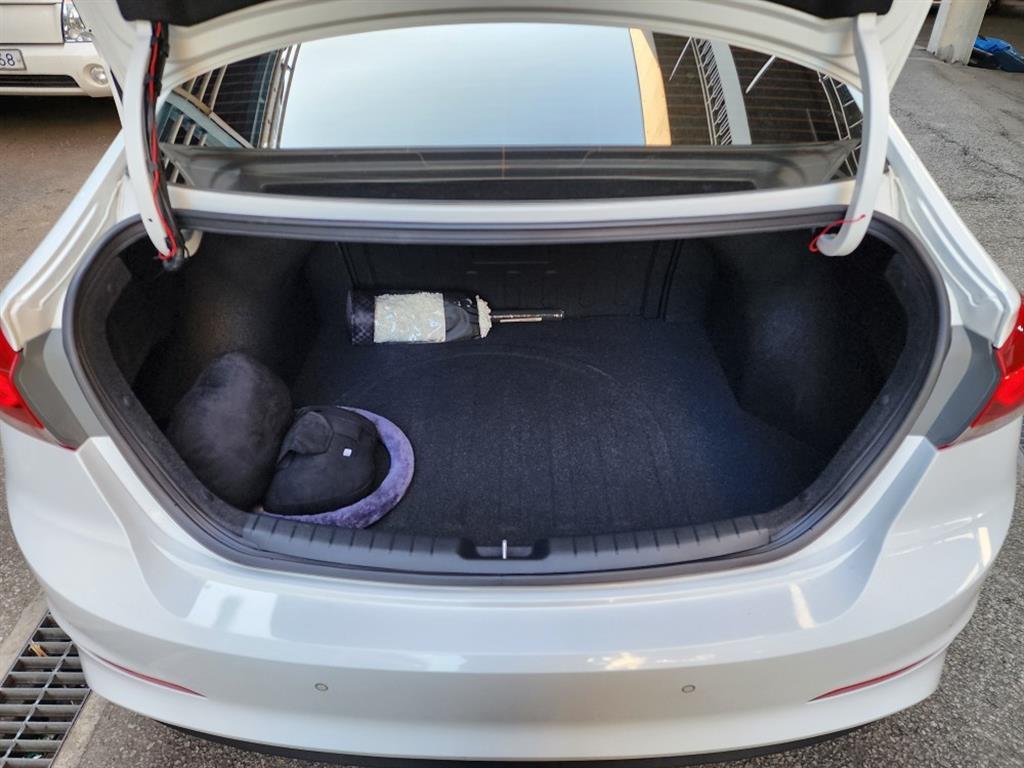 HYUNDAI Avante 2016 Blanco - Importación desde Corea - HF Imports Iquique - Foto 20