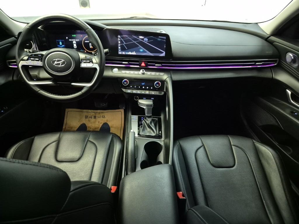 HYUNDAI Avante - Vista 7