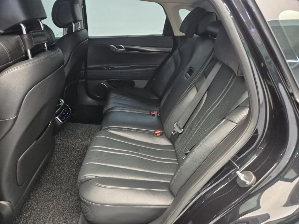 Genesis G80 2025 Negro - Importación desde Corea - HF Imports Iquique - Foto 13