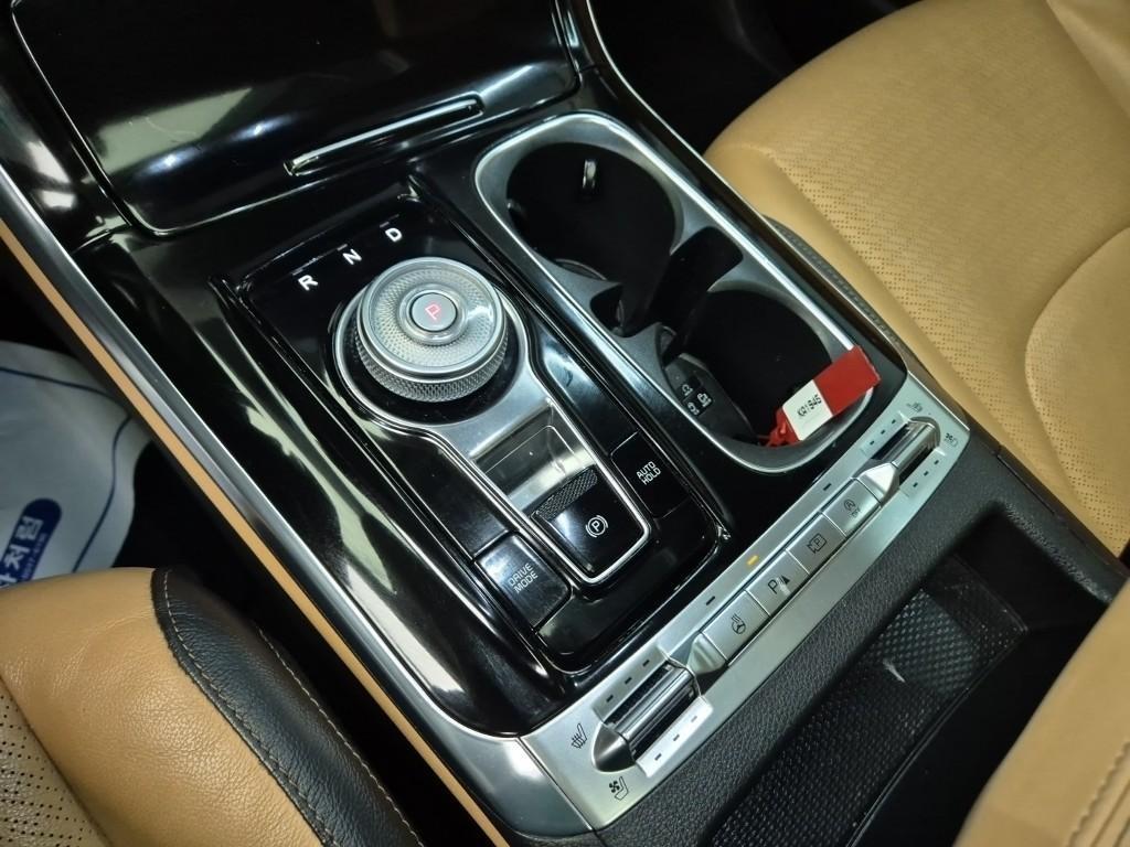 KIA Carnival - Vista 8