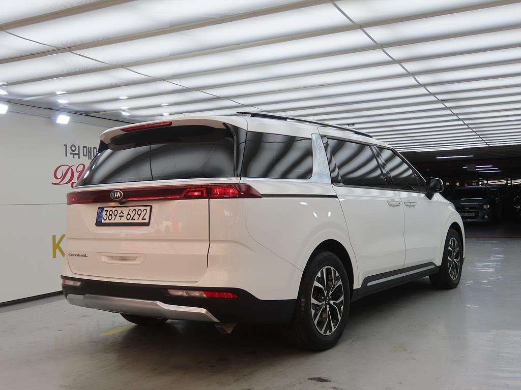 KIA Carnival - Vista 4