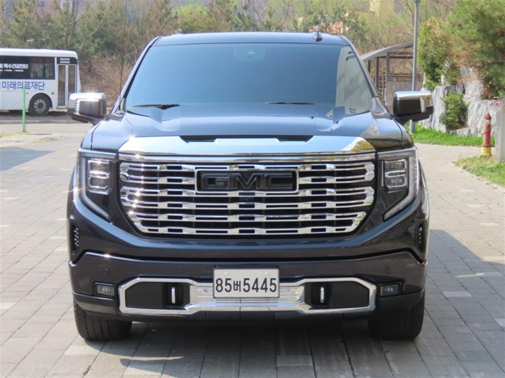 GMC Sierra