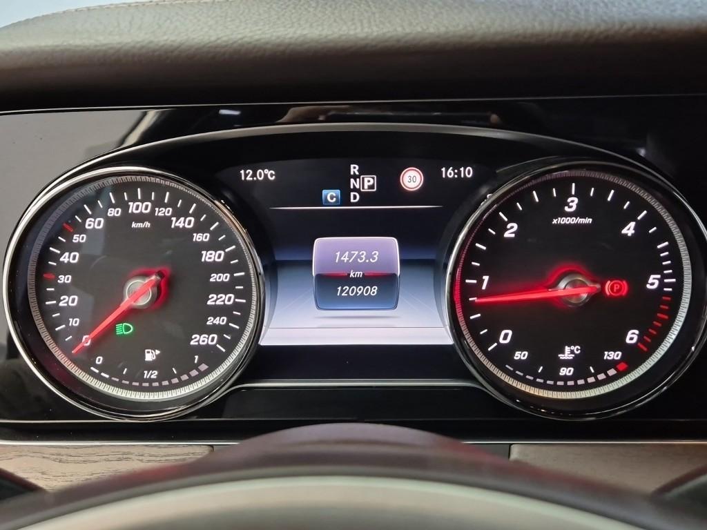 Mercedes Benz E class - Vista 6