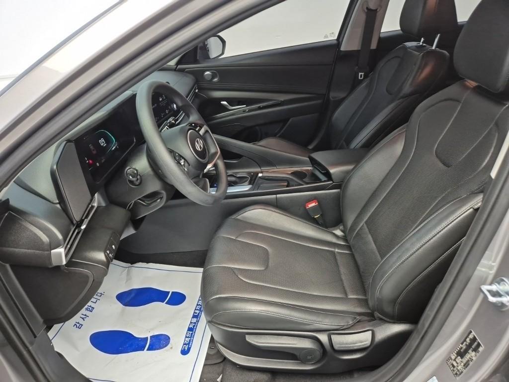 HYUNDAI Avante - Vista 11