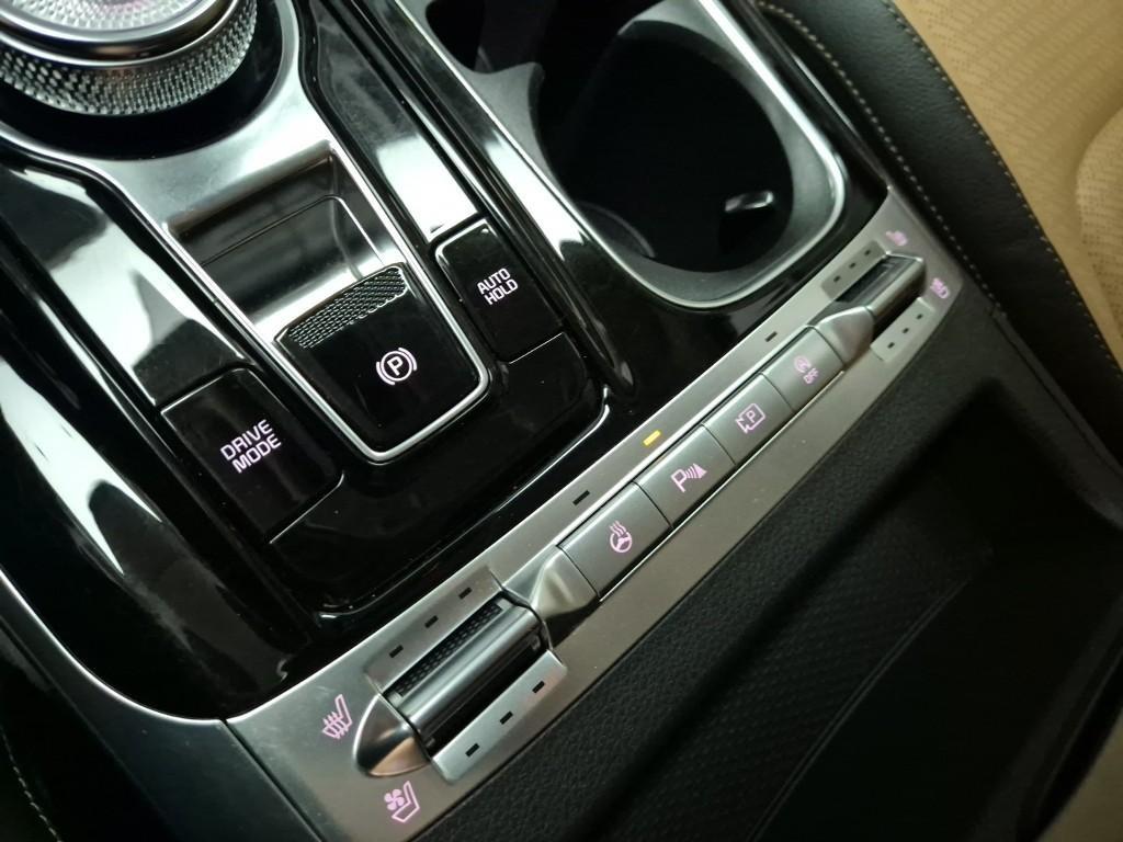 KIA Carnival - Vista 10