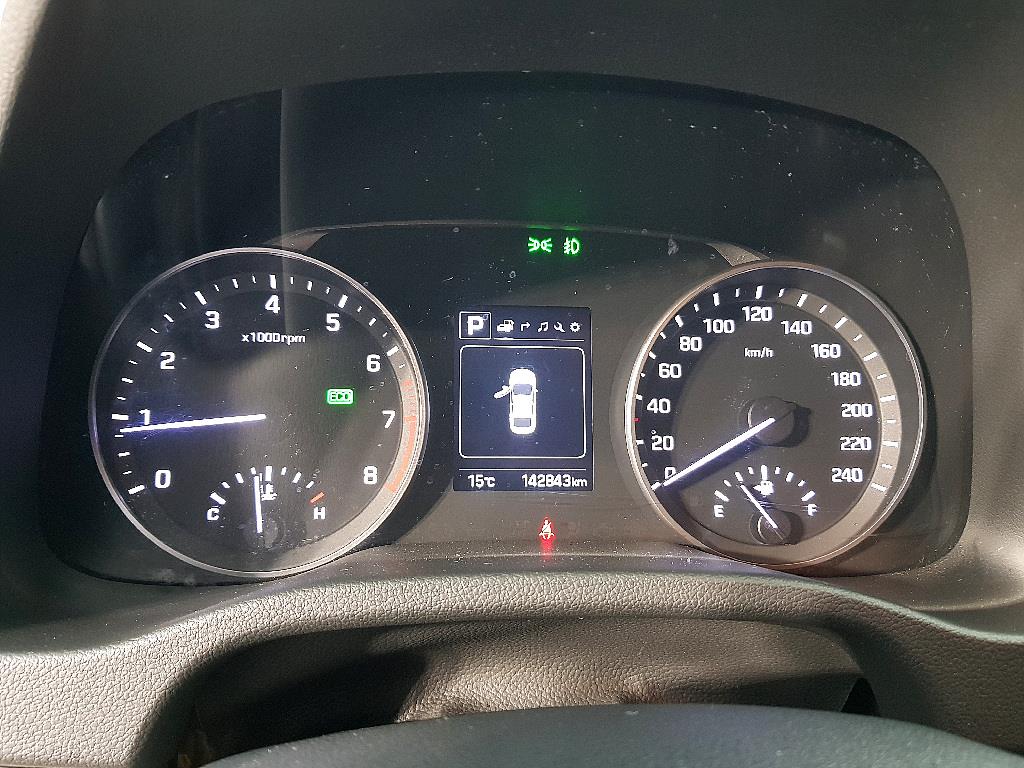 HYUNDAI Avante - Vista 7