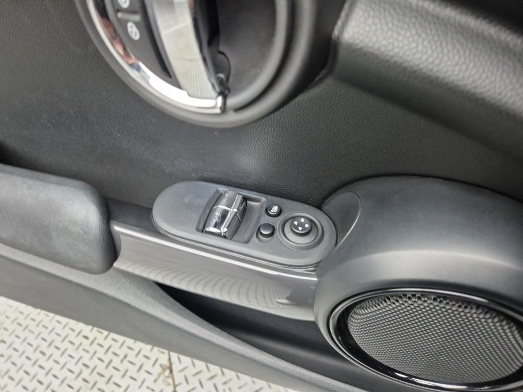 Mini Cooper - Vista 11