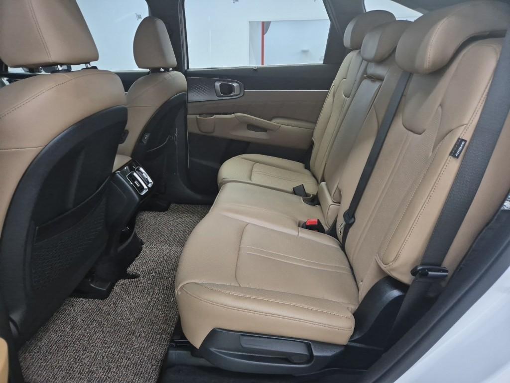 KIA Sorento - Vista 12