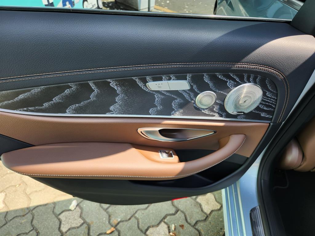 Mercedes Benz E class - Vista 7