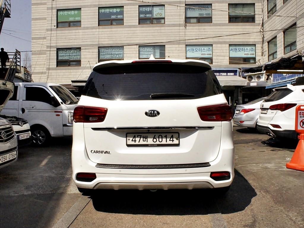 KIA Carnival - Vista 5