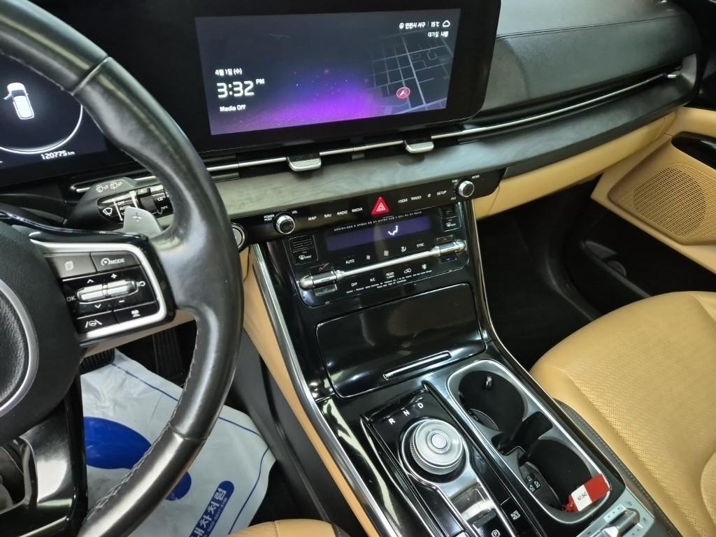 KIA Carnival - Vista 10