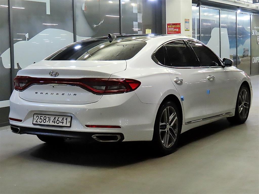 HYUNDAI Grandeur - Vista 4