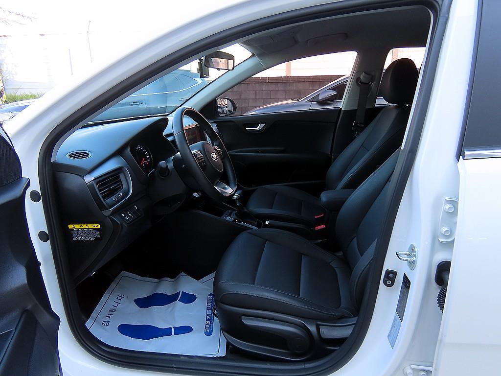 KIA Stonic - Vista 5