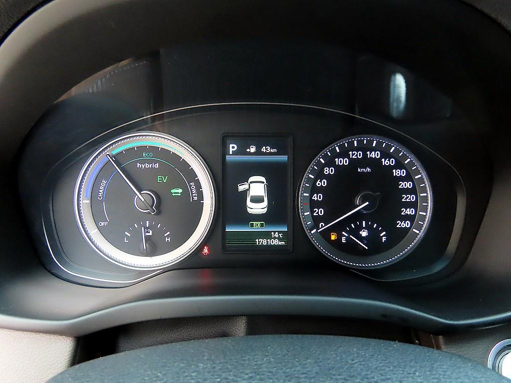 HYUNDAI Grandeur - Vista 9