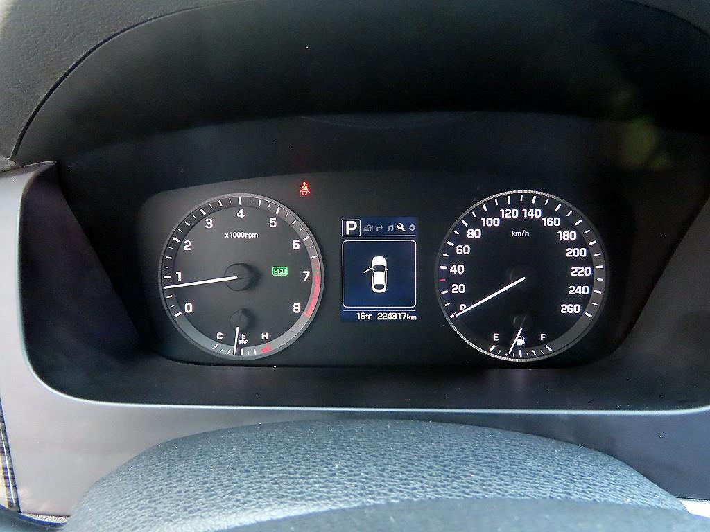 HYUNDAI Sonata - Vista 9