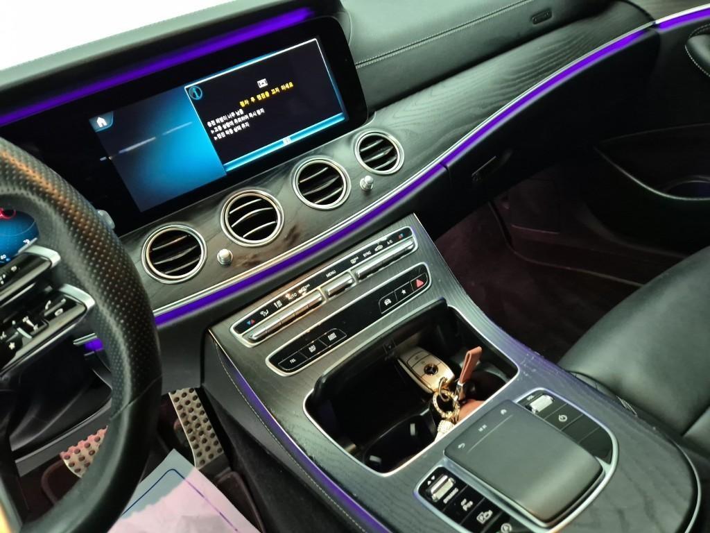 Mercedes Benz E class - Vista 10