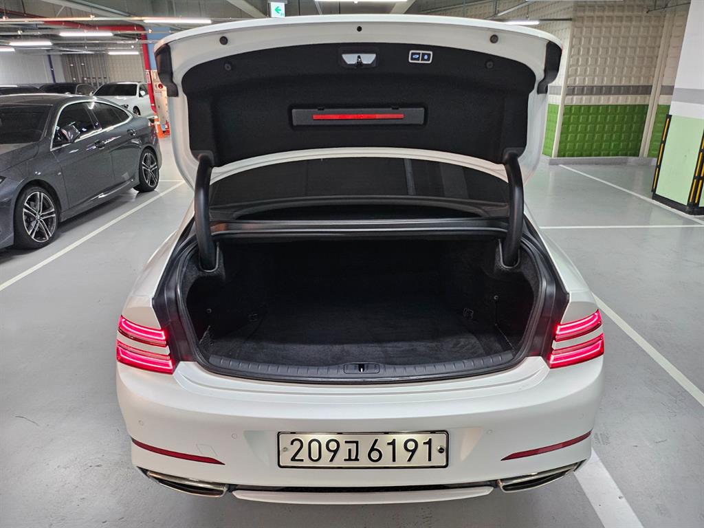 Genesis G80 - Vista 7