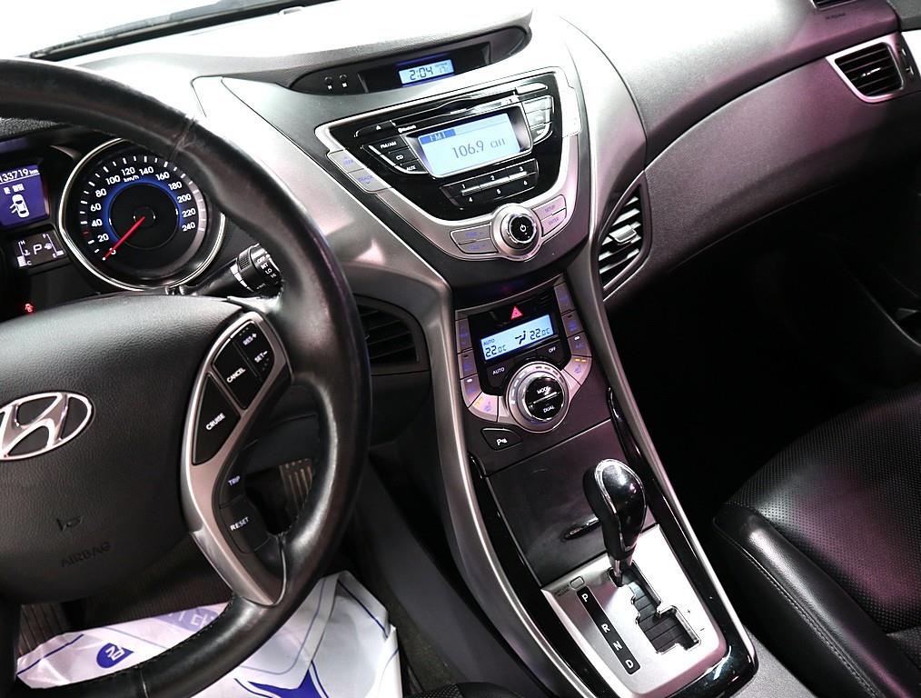 HYUNDAI Avante - Vista 11