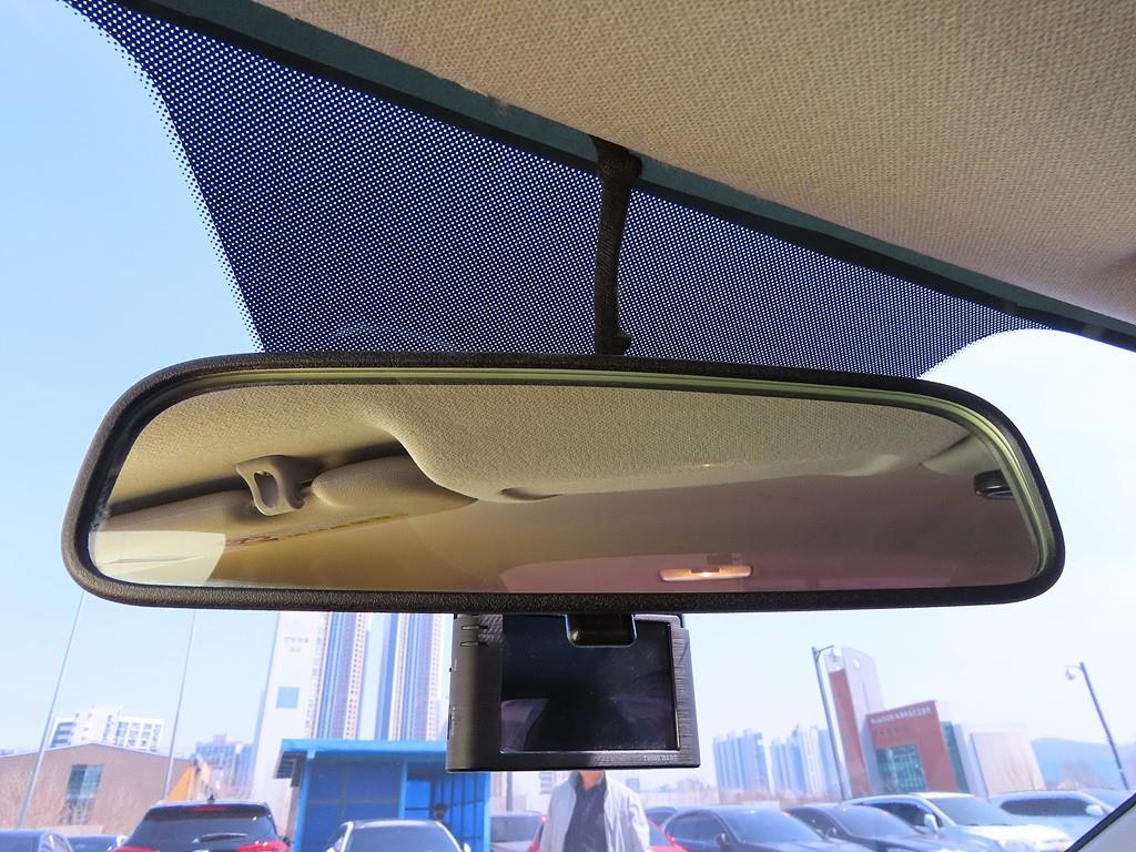 HYUNDAI Avante - Vista 10