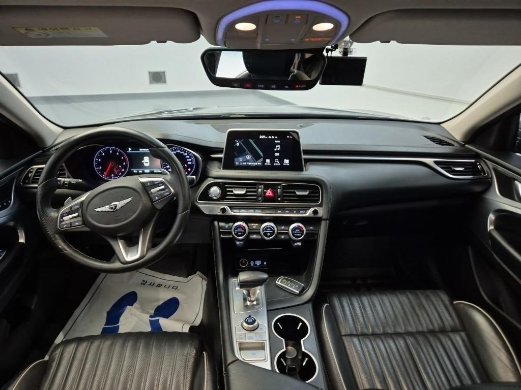 Genesis G70 - Vista 5