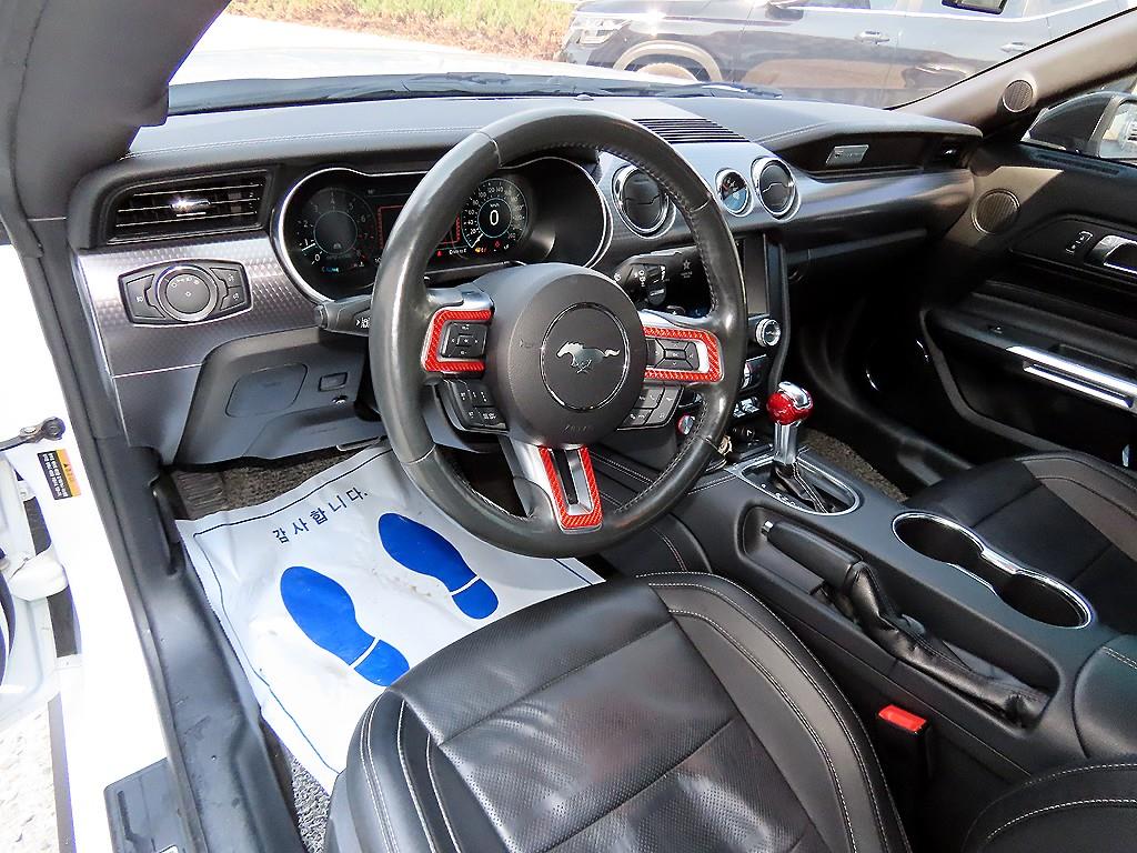 Ford Mustang - Vista 7